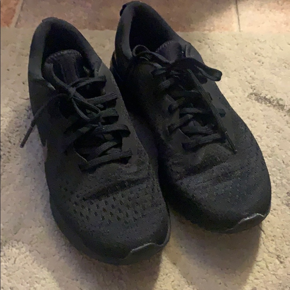 NIKE ODYSSEY WOMENS SNEAKERS